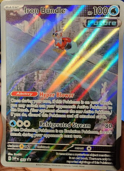 Pokémon / Paradoxrift Eisenkrieger / Top Trainer Box / TTB / Deutsch